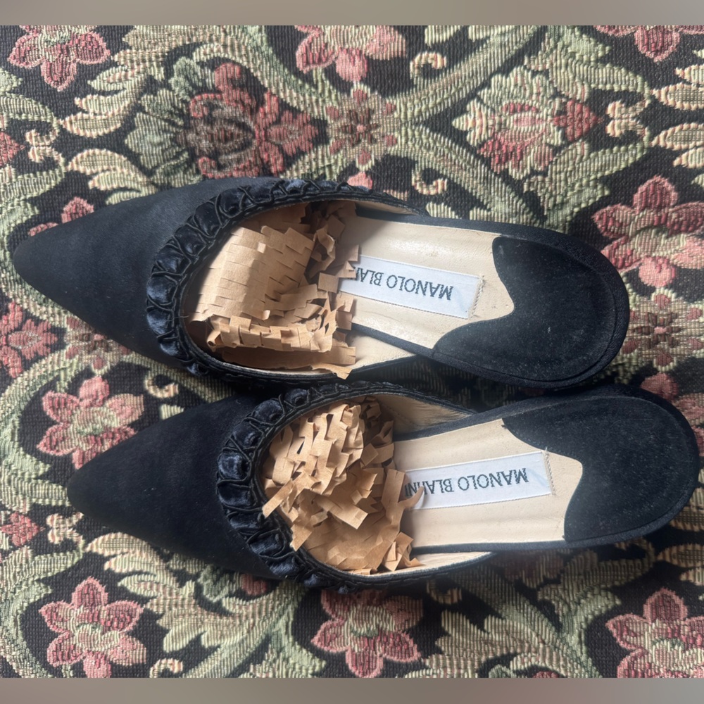Manolo Blahnik Elegant Black Ruffle Mules